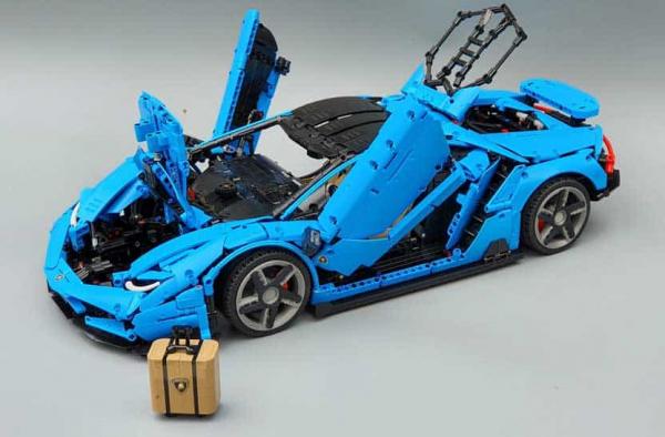 MERK Technique Voiture de course pour Lamborghini Centenario, 3842 pièces  Kit de modélisation de voiture adulte, compatible avec Lego Technic, bleu,  59 x 25 x 13 cm : : Jeux et Jouets