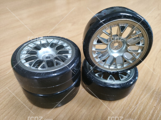 Tamiya - Mesh Wheel & Super Drift Tyre 24mm +2 Offset (4pcs) image