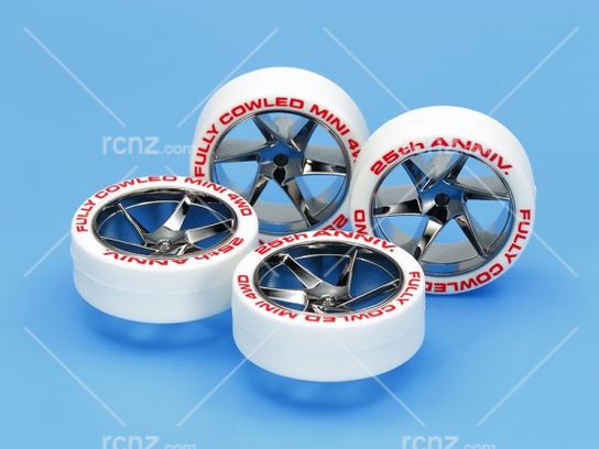 Tamiya - 1/32 JR White Tyres/Black Plated Mini 4WD Wheels (25th Anniversary) 4 pcs image