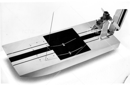 Dumas - Swamp Buggy Airboat 28" (R/C Capable) image